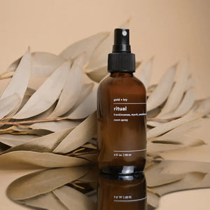 Ritual room spray by gold + ivy, scented candle detail photo 3