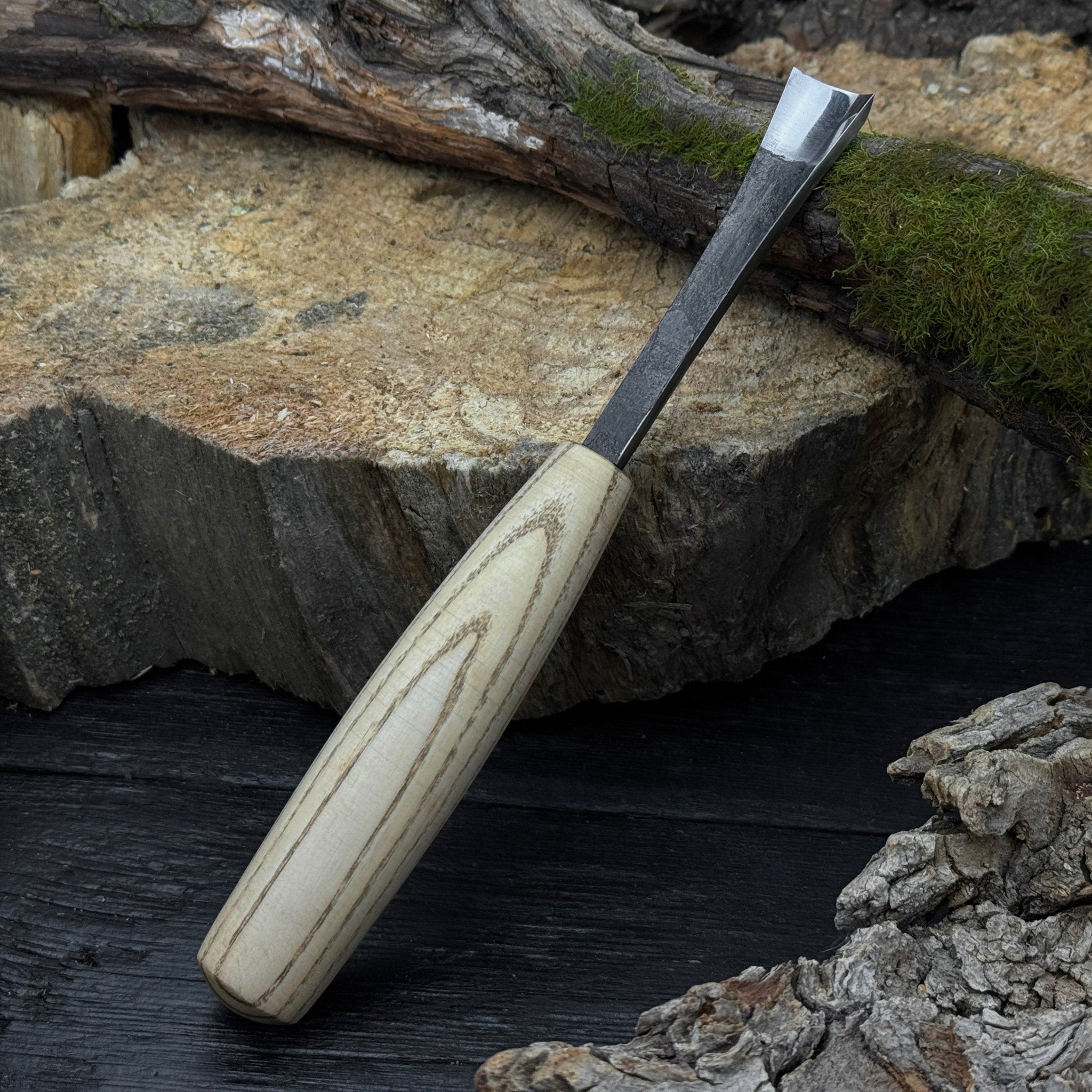 Small Fishtail Chisel – 15 mm / 20 mm (0.59 / 0.79 inches) by Sharky Forged Steel Tools