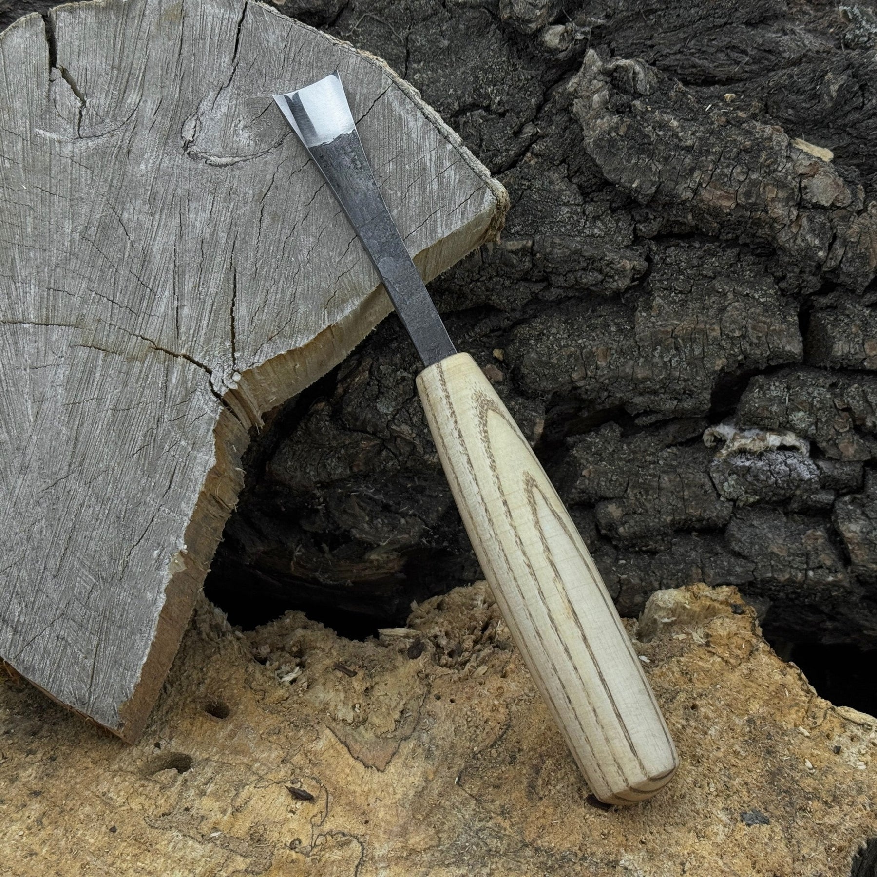 Small Fishtail Chisel – 15 mm / 20 mm (0.59 / 0.79 inches) detail view by Sharky Forged Steel Tools